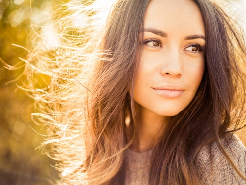 brunette_young_woman_healthy_happy_dreaming_image_123_64495899_xxl