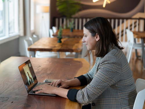 ef7f19e9-6173-423e-aee3-6cbf9fc79e40